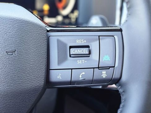 New 2026 Nissan Pathfinder Platinum image 17