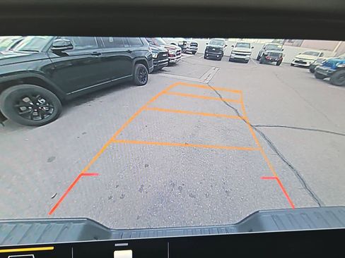 Used 2021 Chevrolet Colorado ZR2 image 29