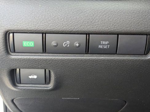 Used 2024 Nissan Sentra SV image 16