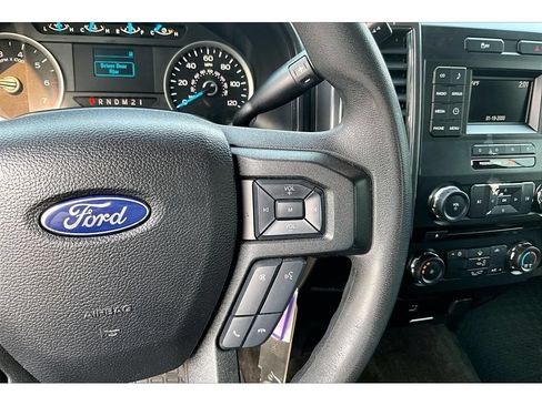 Used 2017 Ford F150 XLT AWD/4WD image 11