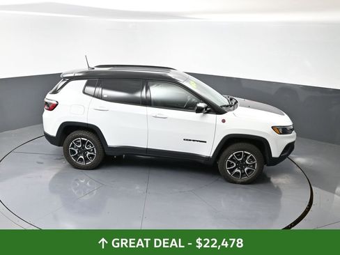 Used 2025 Jeep Compass Trailhawk w/ Trailer Tow Group image 45