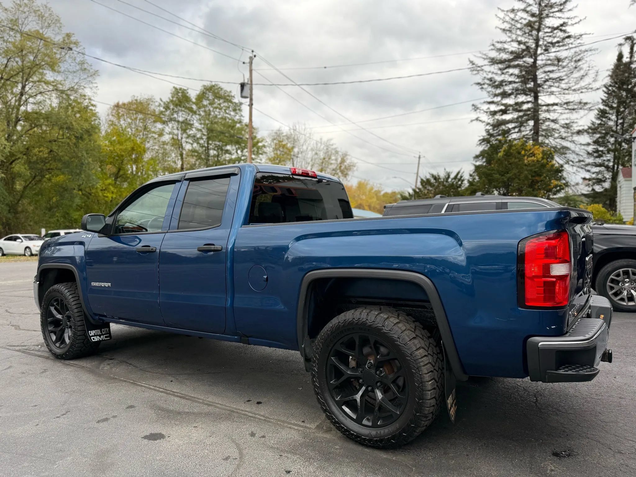 Used 2019 GMC Sierra 1500 Limited w/ Sierra Convenience Package AWD/4WD image 4