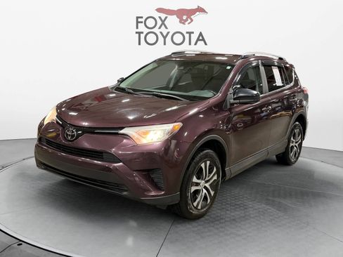 Used 2017 Toyota RAV4 LE FWD image 1