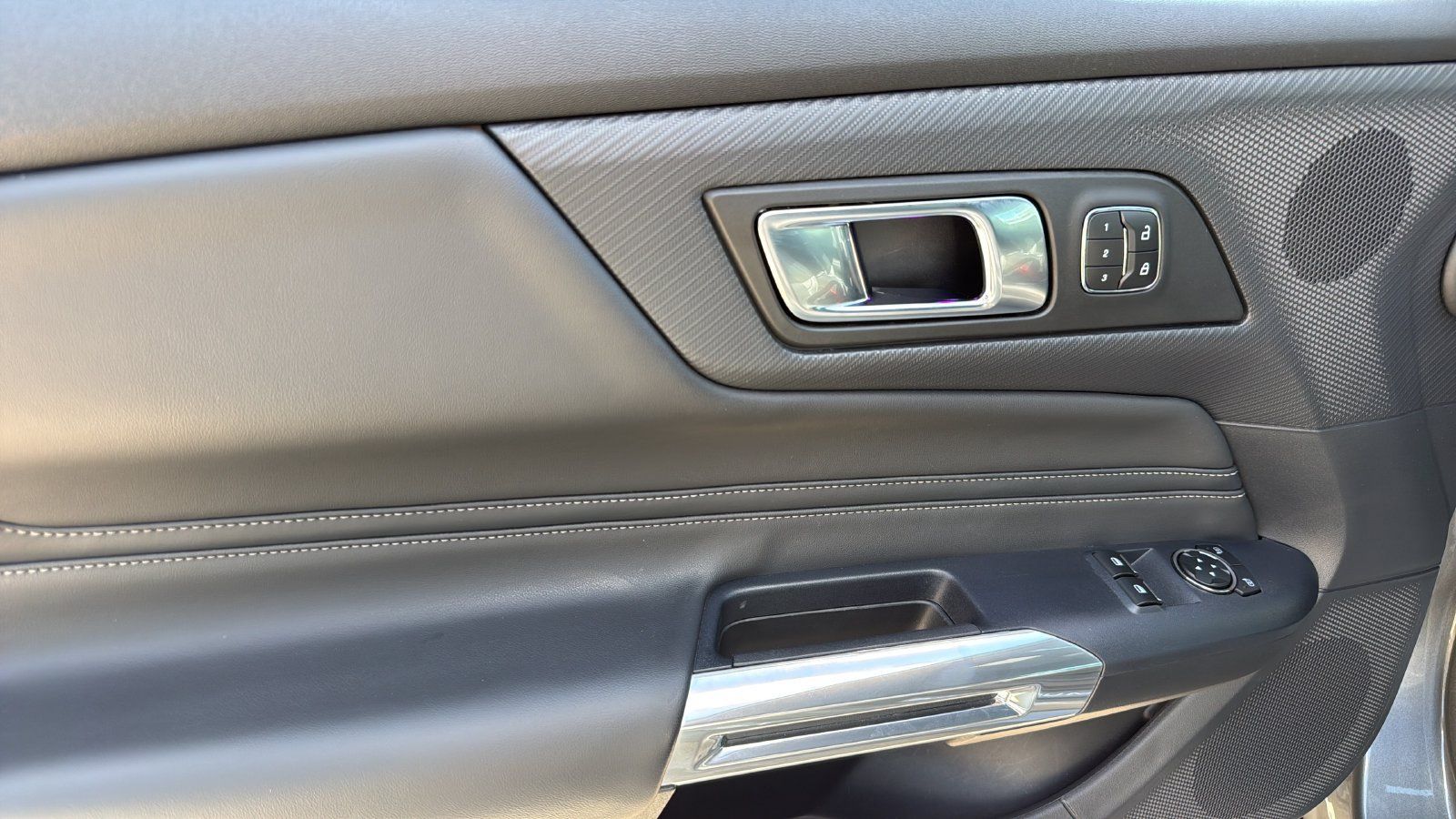Used 2025 Ford Mustang GT Premium RWD image 11