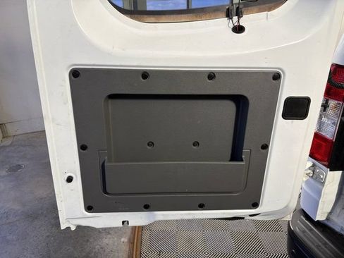 Used 2020 Nissan NV 2500 SV w/ Back Door Glass Package RWD image 9