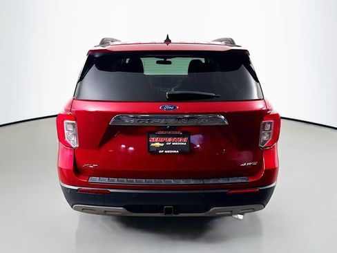Used 2024 Ford Explorer XLT w/ Equipment Group 202A AWD/4WD image 7