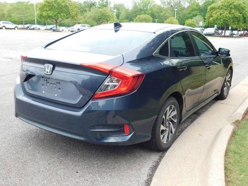 Used 2018 Honda Civic EX image 4