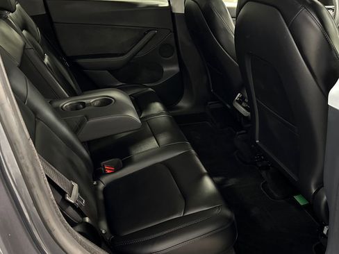 Used 2023 Tesla Model Y Performance image 13
