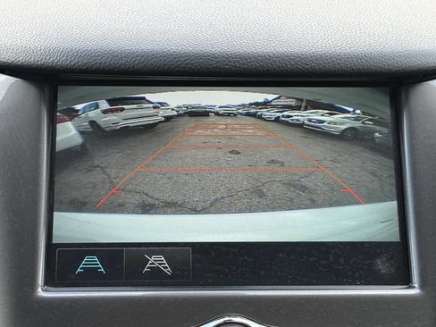 Used 2017 Chevrolet Cruze LT FWD image 27