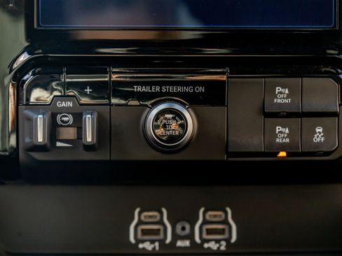 Used 2025 RAM 1500 Big Horn image 27