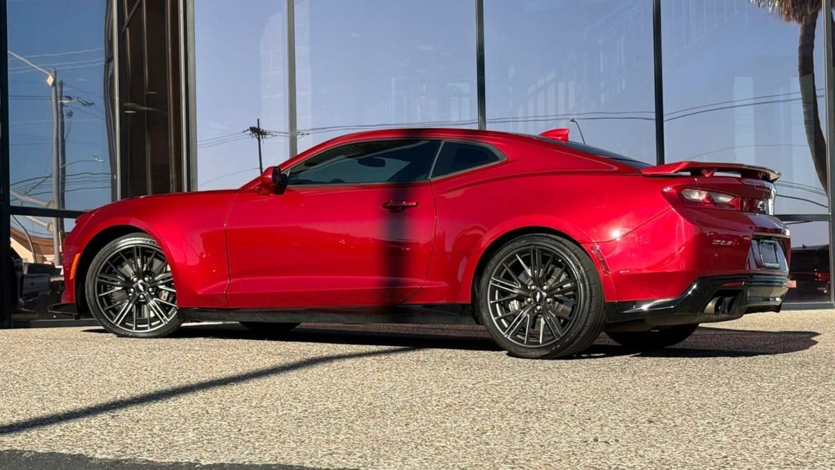 Used 2018 Chevrolet Camaro ZL1 RWD image 6