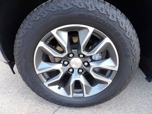Certified 2025 Chevrolet Silverado 1500 LT AWD/4WD image 9