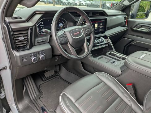 Used 2024 GMC Sierra 2500 AT4X AWD/4WD image 14
