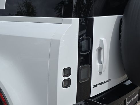 New 2026 Land Rover Defender 110 S image 34