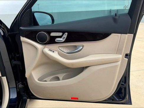 Used 2022 Mercedes-Benz GLC 300 4MATIC image 29