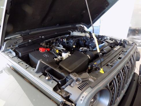 Certified 2024 Jeep Gladiator Rubicon image 32