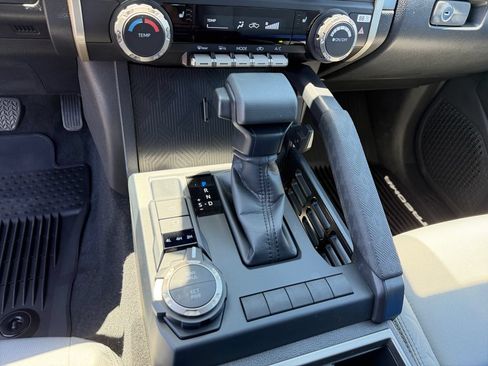 Certified 2026 Toyota Tacoma SR5 AWD/4WD image 25
