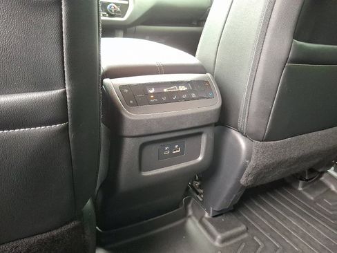 Certified 2023 Nissan Pathfinder SL w/ Black Appearance Package AWD/4WD image 13