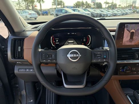 New 2026 Nissan Pathfinder Platinum FWD image 16