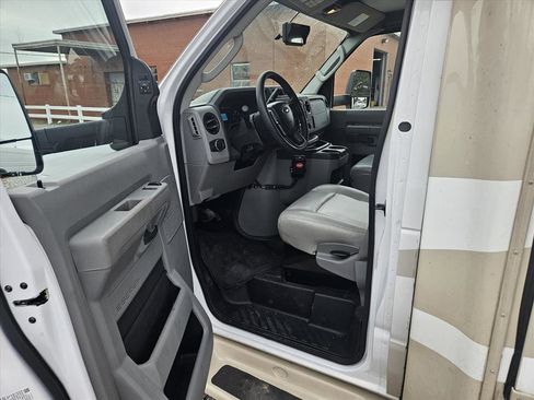 Used 2021 Ford E-350 and Econoline 350 Super Duty w/ Motorhome Prep Package image 4