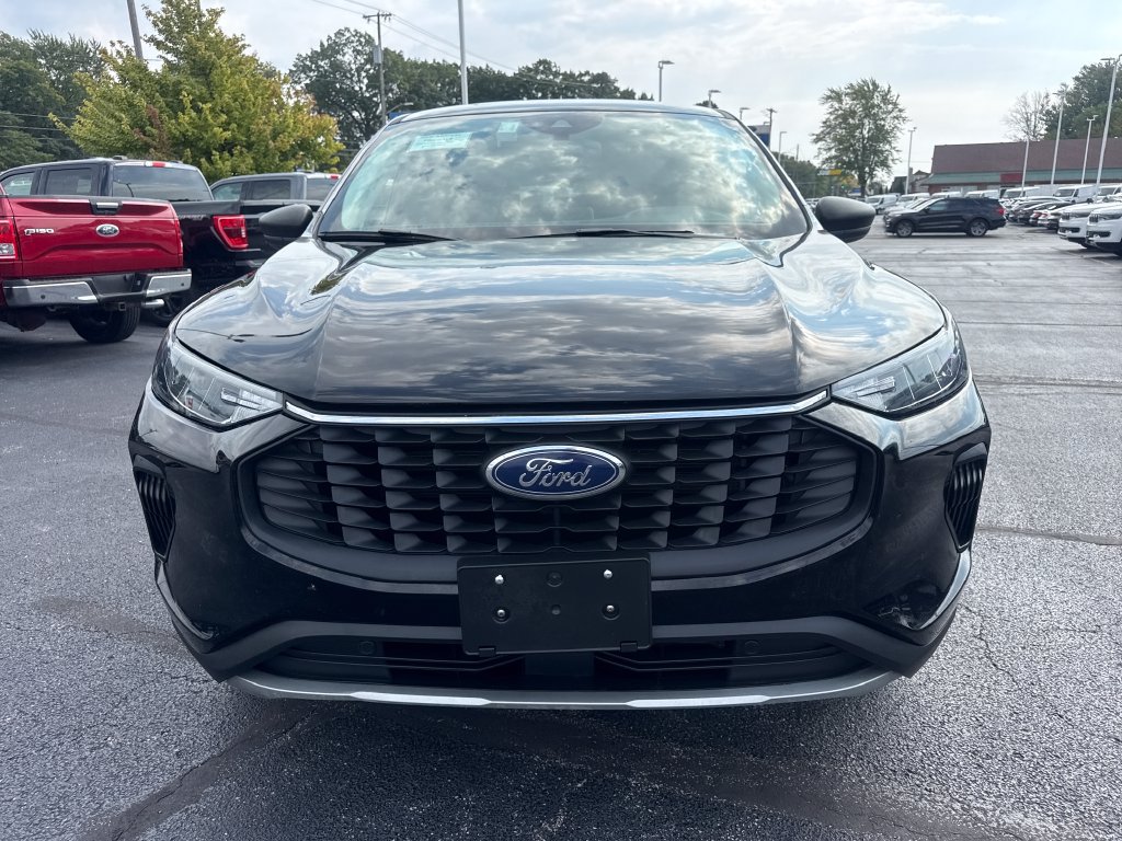 Used 2025 Ford Escape Active AWD/4WD image 3