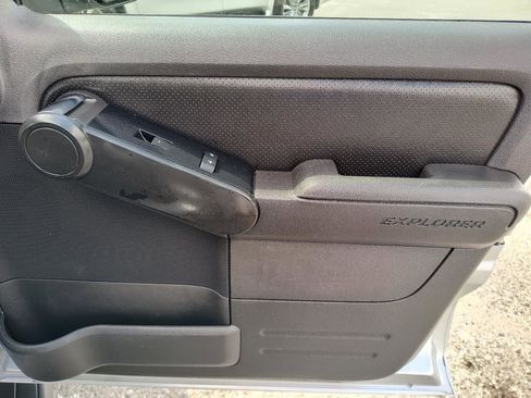 Used 2010 Ford Explorer Sport Trac Limited image 21
