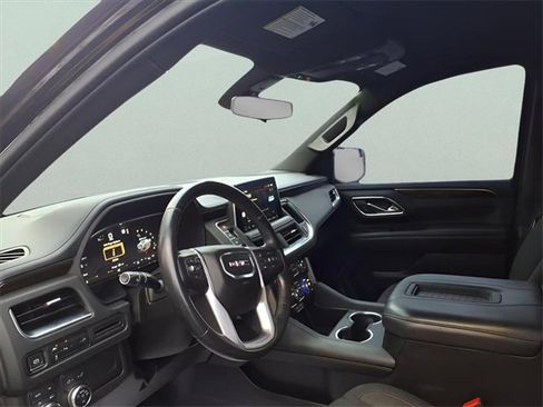 Used 2022 GMC Yukon XL SLE w/ Gmc Pro Safety Plus Package image 10