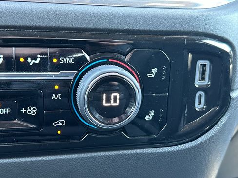Used 2024 Chevrolet Silverado 1500 LT AWD/4WD image 13