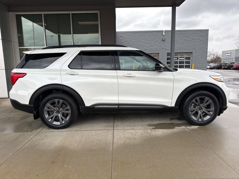 Certified 2023 Ford Explorer XLT w/ Equipment Group 202A image 9