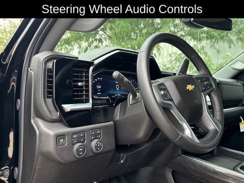 Used 2025 Chevrolet Silverado 2500 LTZ w/ LTZ Convenience Package AWD/4WD image 11