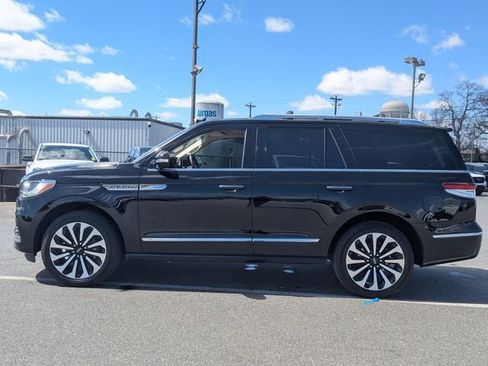 Used 2022 Lincoln Navigator Reserve image 6