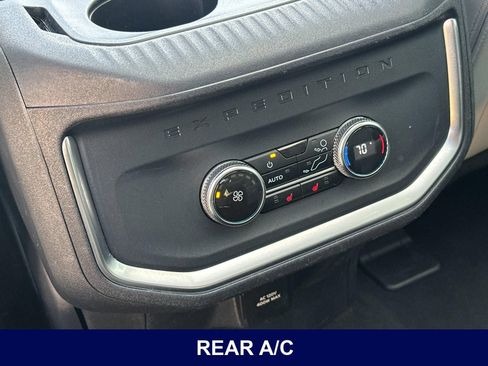 Used 2025 Ford Expedition Max Platinum w/ Driver's Package AWD/4WD image 16