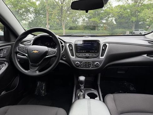 Used 2024 Chevrolet Malibu LT FWD image 30