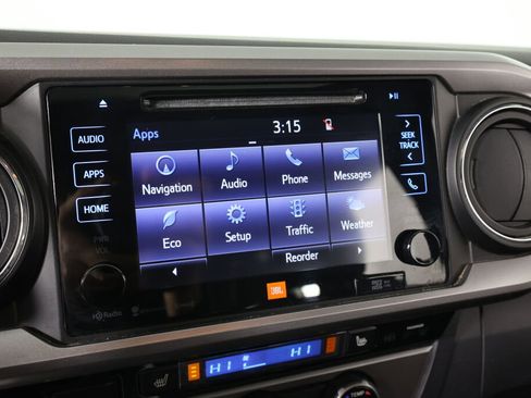 Used 2016 Toyota Tacoma Limited w/ Towing Package image 36