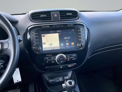 Used 2016 Kia Soul + w/ Audio Package FWD image 9