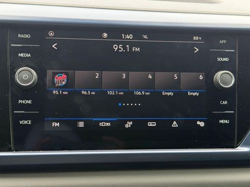 Certified 2023 Volkswagen Taos SE w/ Black Wheel Package FWD image 24