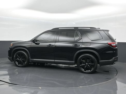 Used 2025 Honda Pilot Black Edition image 4