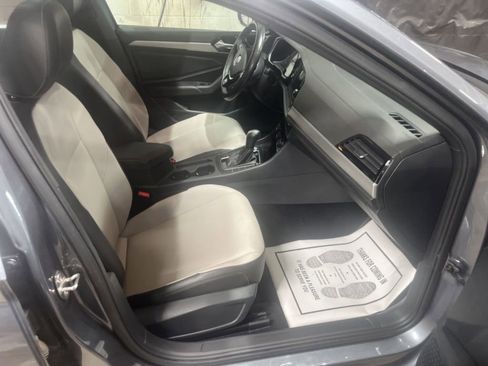 Used 2021 Volkswagen Jetta R-Line w/ R-Line Cold Weather Package image 11