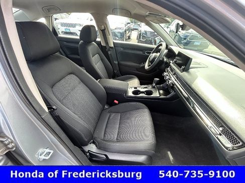 Used 2025 Honda Civic LX image 32