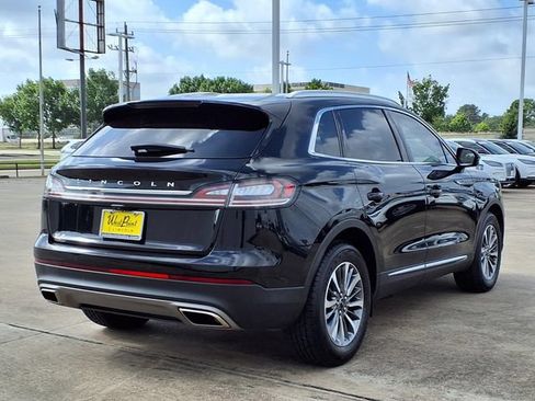 Certified 2022 Lincoln Nautilus FWD w/ Premium Package image 2