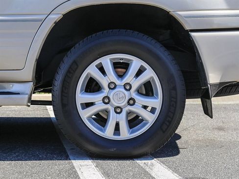 Used 2003 Lexus LX 470 4WD image 12