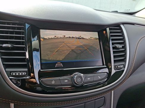 Certified 2022 Chevrolet Trax LT w/ LT Convenience Package image 20