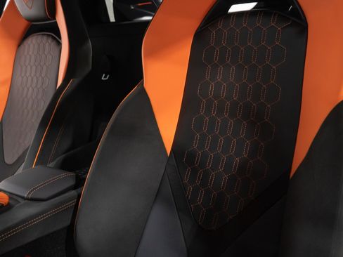 Used 2025 Lamborghini Revuelto image 46