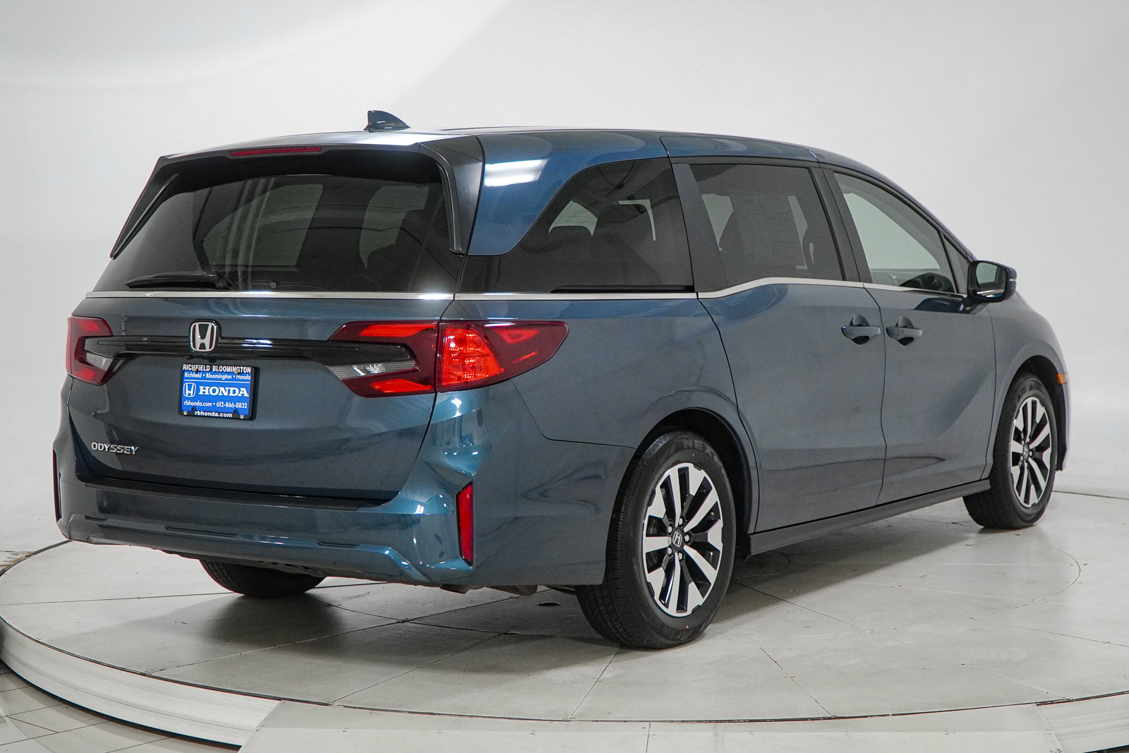 Used 2025 Honda Odyssey EX-L image 12