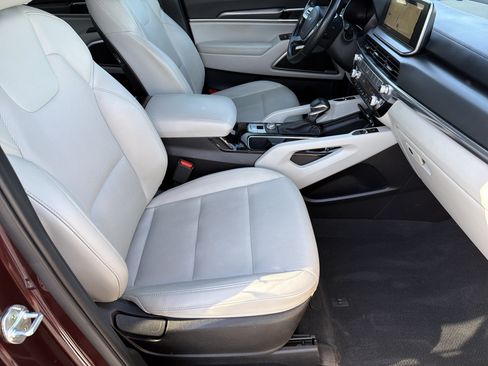 Used 2022 Kia Telluride S FWD image 11
