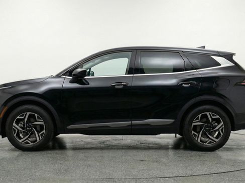 Used 2025 Kia Sportage LX image 5