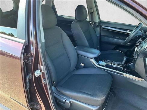 Used 2014 Kia Sorento LX FWD image 9