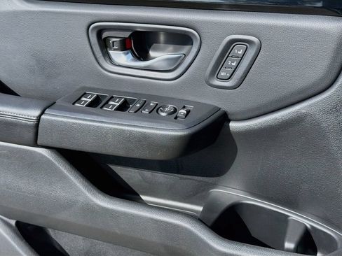 Used 2025 Honda Pilot EX-L image 28