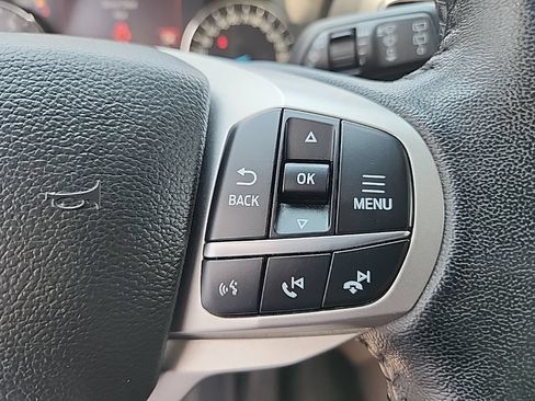Used 2022 Ford Explorer XLT AWD/4WD image 15
