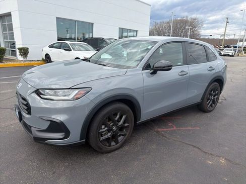 Used 2024 Honda HR-V Sport image 3